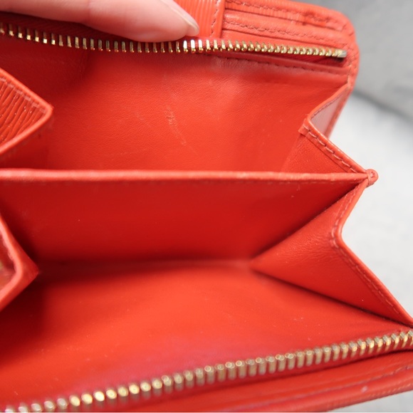 Prada Saffiano Wallet - Picture 8 of 9